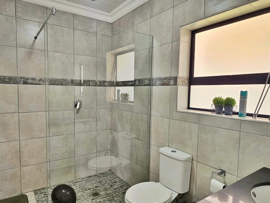 2 Bedroom Property for Sale in Fraaiuitsig Western Cape